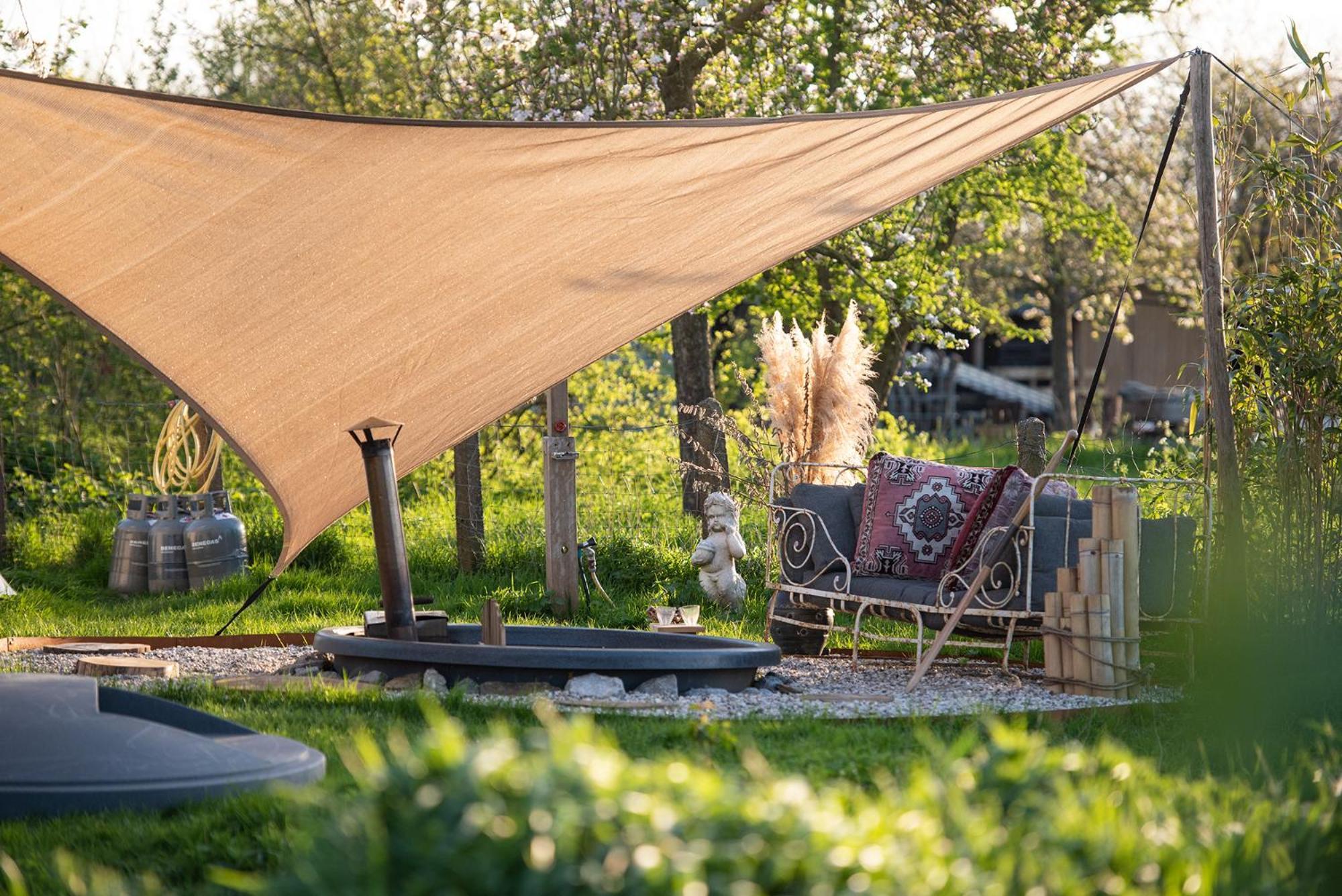 Hotel Slapen Tussen De Schapen In De Tante Tipi Zennewijnen Exterior foto
